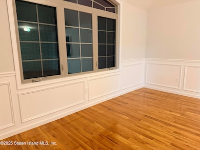 301 Rensselaer Ave unit 2, Staten Island, NY 10312 - photo 3