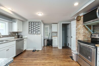 324 S Hamilton St, Marshall, MI 49068 - photo 7