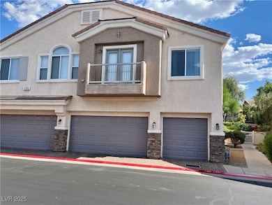2 Bedroom, 2 bath, 1 car garage Townhome in a gate