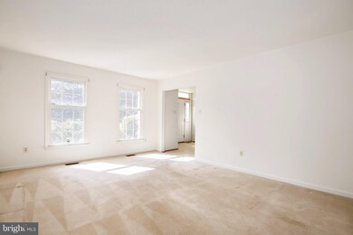 7705 Sandstone Ct, Ellicott City, MD 21043 - photo 6