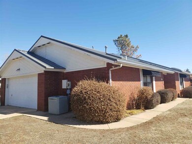 3402 3402 Thornridge Cir, Duncan, OK 73533 - photo 2