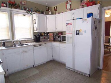 Spacious kitchen with natural light and lots of co