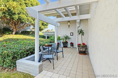 2047 Caminito Circulo Norte, La Jolla, CA 92037 - photo 6