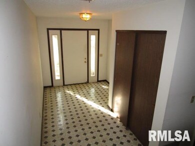 4023 Lillie Ave unit 411, Davenport, IA 52806 - photo 3
