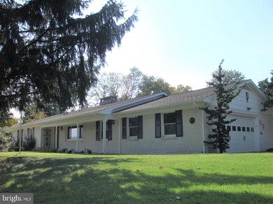 11102 Mapleville Rd, Hagerstown, MD 21742 - photo 2