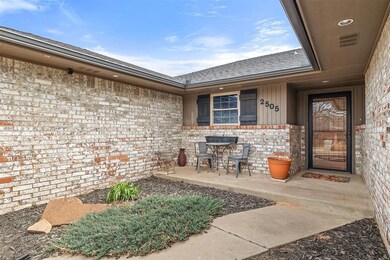 2505 Southlawn Pl. front entrance