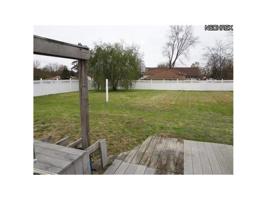 Privacy fenced side yard