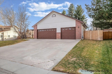 930 Centennial Dr, Cheyenne, WY 82001 - photo 3