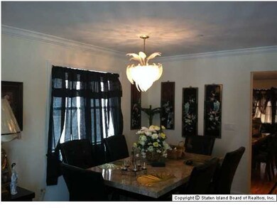 143 Roswell Ave, Staten Island, NY 10314 - photo 4