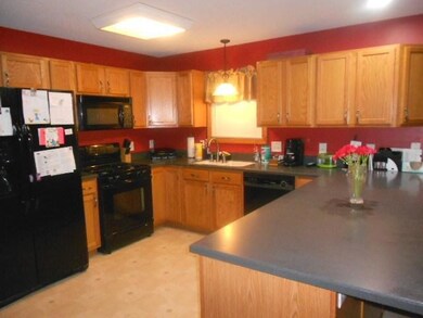 1285 Eastwood Dr, Circleville, OH 43113 - photo 5