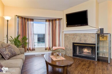 25-Living Room-5M8A3184