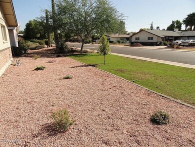 214 E Ellis Dr, Tempe, AZ 85282 - photo 2