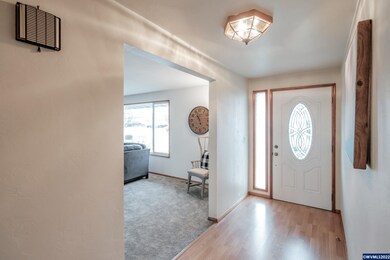 205 SE Fir Villa Rd, Dallas, OR 97338 - photo 3