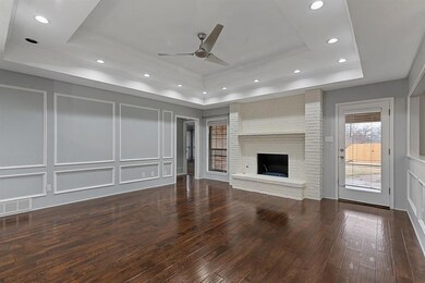 1020 Clear View Dr, Bedford, TX 76021 - photo 4