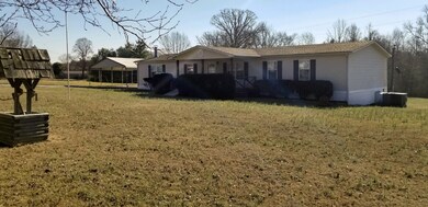 131 Lakeside Dr, Rock Island, TN 38581 - photo 2