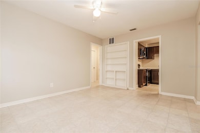 1410 26th Ave S, Saint Petersburg, FL 33705 - photo 4