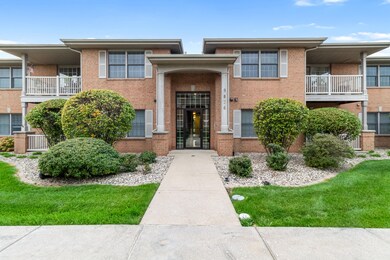 Front of 9826 Wildwood Cir