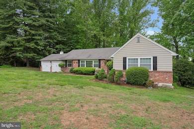 206 Fawnhill Rd, Broomall, PA 19008 - photo 2