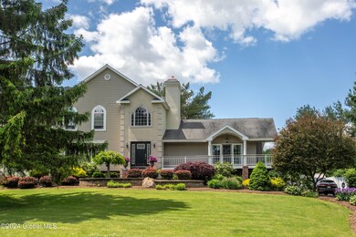 1079 Merlin Dr, Schenectady, NY 12309 - photo 2