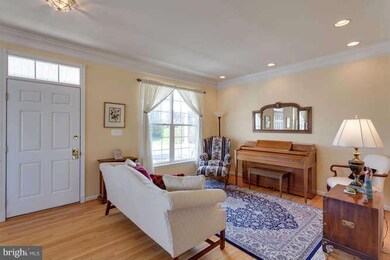 25437 Beresford Dr, Chantilly, VA 20152 - photo 3