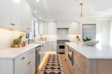 11 Orange St unit 2, Newburyport, MA 01950 - photo 4