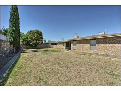 1928 Octubre Dr, El Paso, TX 79935 - photo 7