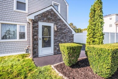 118 Pearl St, South Dartmouth, MA 02748 - photo 3