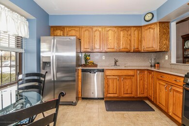 33 Balmoral Ct unit 33, Matawan, NJ 07747 - photo 7