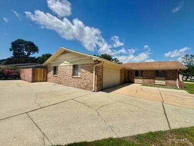 135 Perdido Cir, Niceville, FL 32578 - photo 3