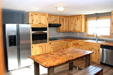 108 W Hartford Ave, Uxbridge, MA 01569 - photo 7