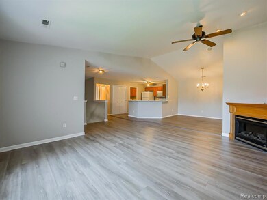 8208 Chesapeake Cir unit 95, Walled Lake, MI 48390 - photo 3