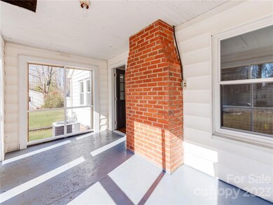 1906 Lynnwood Dr, Statesville, NC 28677 - photo 7