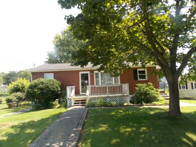 121 Reedy Street front pic 3