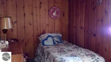 925 Crescent Ave, Au Gres, MI 48703 - photo 2