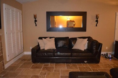 FRONT ROOM