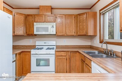 11-Kitchen_MAX9459-Edit