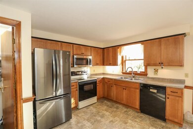 131 Tina Dr unit A, Pembroke, NH 03275 - photo 5