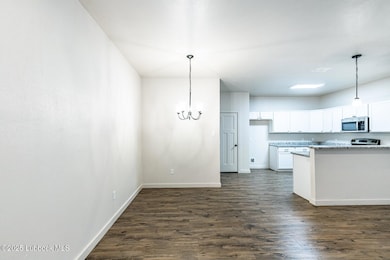 5527 B 121st-16