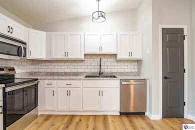 106 Jefferson St, Radcliff, KY 40160 - photo 7