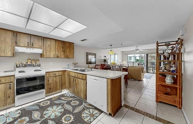 14001 Gulf Blvd unit 206, Madeira Beach, FL 33708 - photo 4