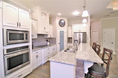 2406 Vancouver Ave, Edinburg, TX 78539 - photo 3