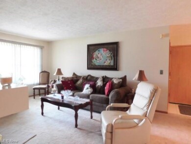 23362 Grist Mill Ct unit 1, Olmsted Falls, OH 44138 - photo 7