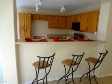 Kitchen-Breakfast Bar