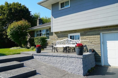 1145 Godfrey Ln, Schenectady, NY 12309 - photo 3