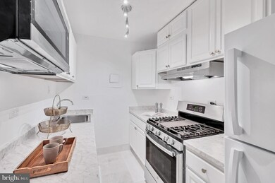 Carriage House unit 701, Washington, DC 20037 - photo 4