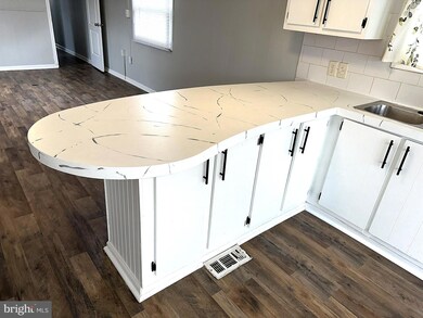 2400 Lincoln Ave unit 15, Baltimore, MD 21219 - photo 7