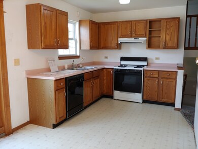 1931 W Dugdale Rd, Waukegan, IL 60085 - photo 6