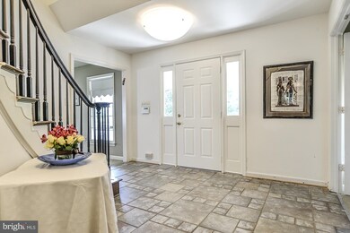 7810 Valleyfield Dr, Springfield, VA 22153 - photo 3