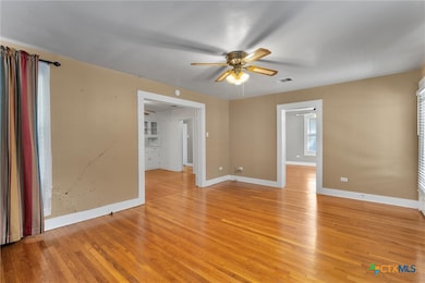 205 E Broadway St, Granger, TX 76530 - photo 3