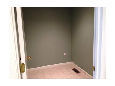 791 Williamsburg Cir unit 427, Warwick, RI 02886 - photo 7